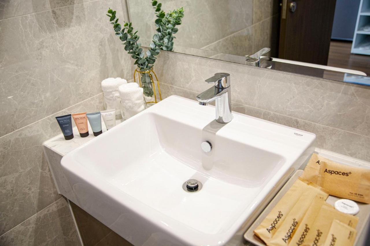 Aspaces Serviced Apartments - Vinhomes West Point ฮานอย ภายนอก รูปภาพ